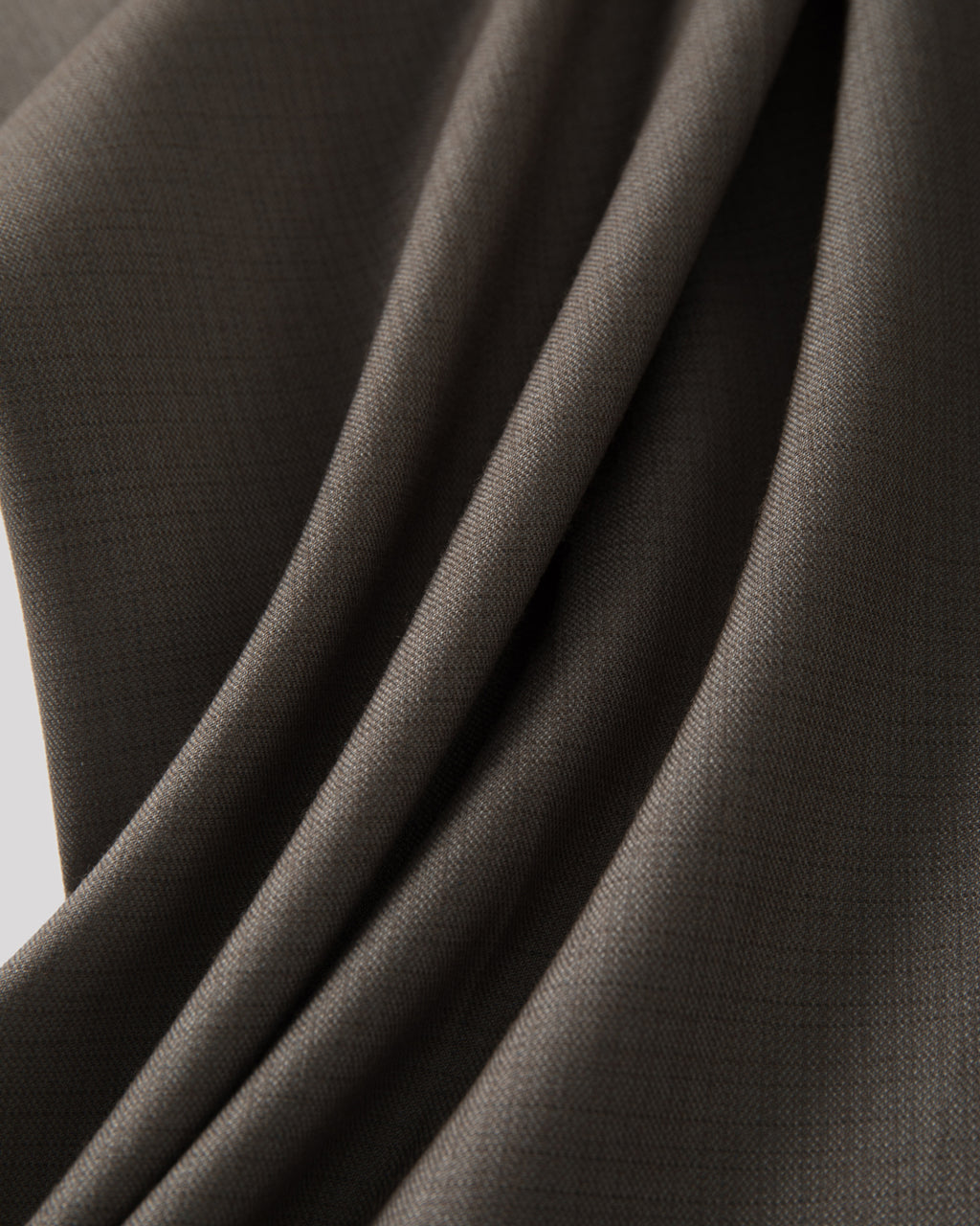 SAMBASHI - Airy Tropical Wool Touch Two-Tuck Slacks (Caramel)
