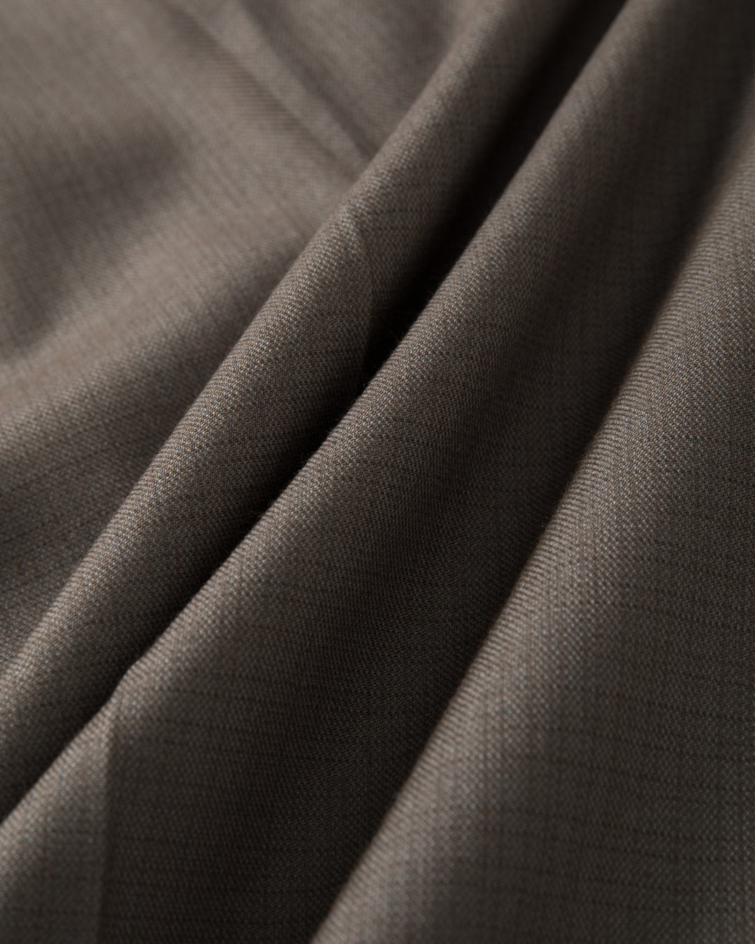 SAMBASHI - Airy Tropical Wool Touch Two-Tuck Slacks (Caramel)
