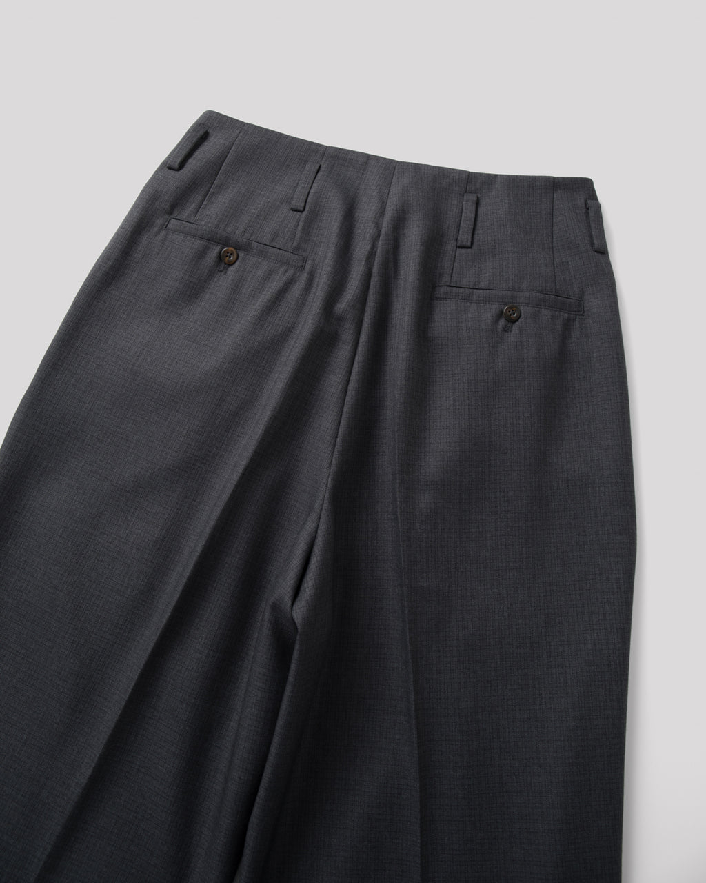 SAMBASHI - Airy Tropical Wool Touch Two-Tuck Slacks (Charcoal)