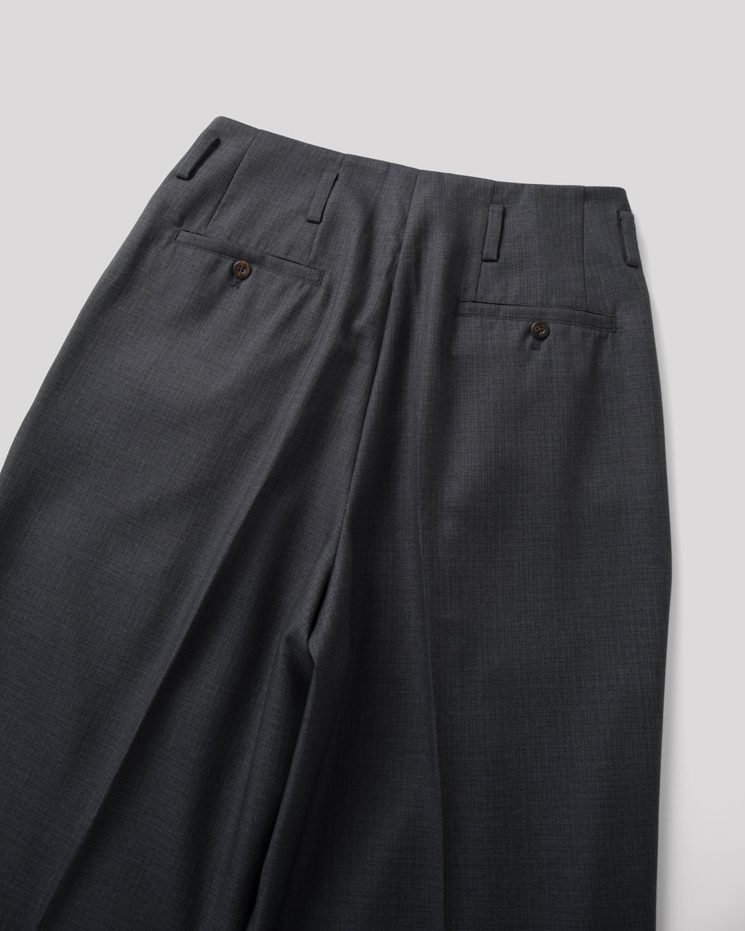SAMBASHI - Airy Tropical Wool Touch Two-Tuck Slacks (Charcoal)