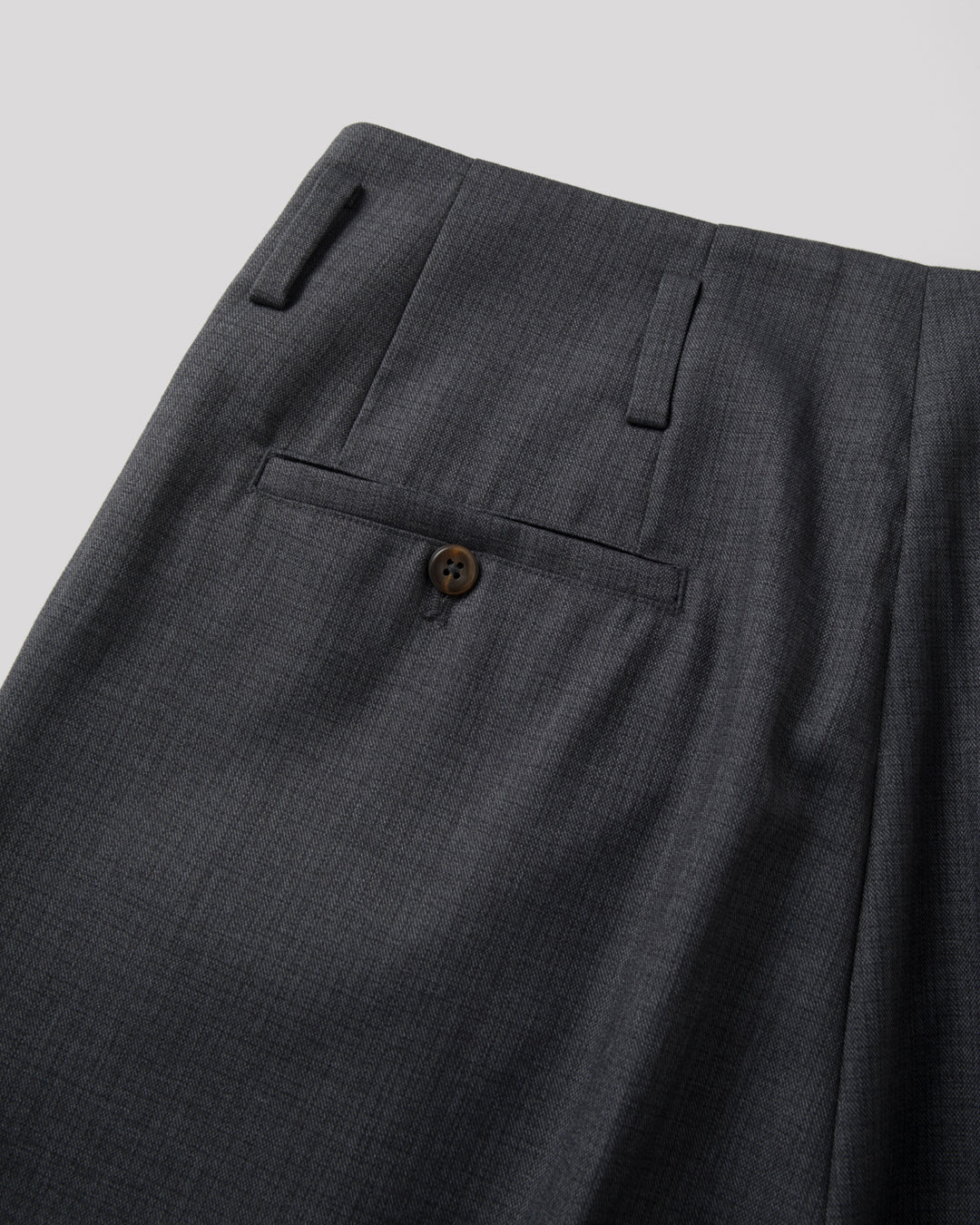 SAMBASHI - Airy Tropical Wool Touch Two-Tuck Slacks (Charcoal)