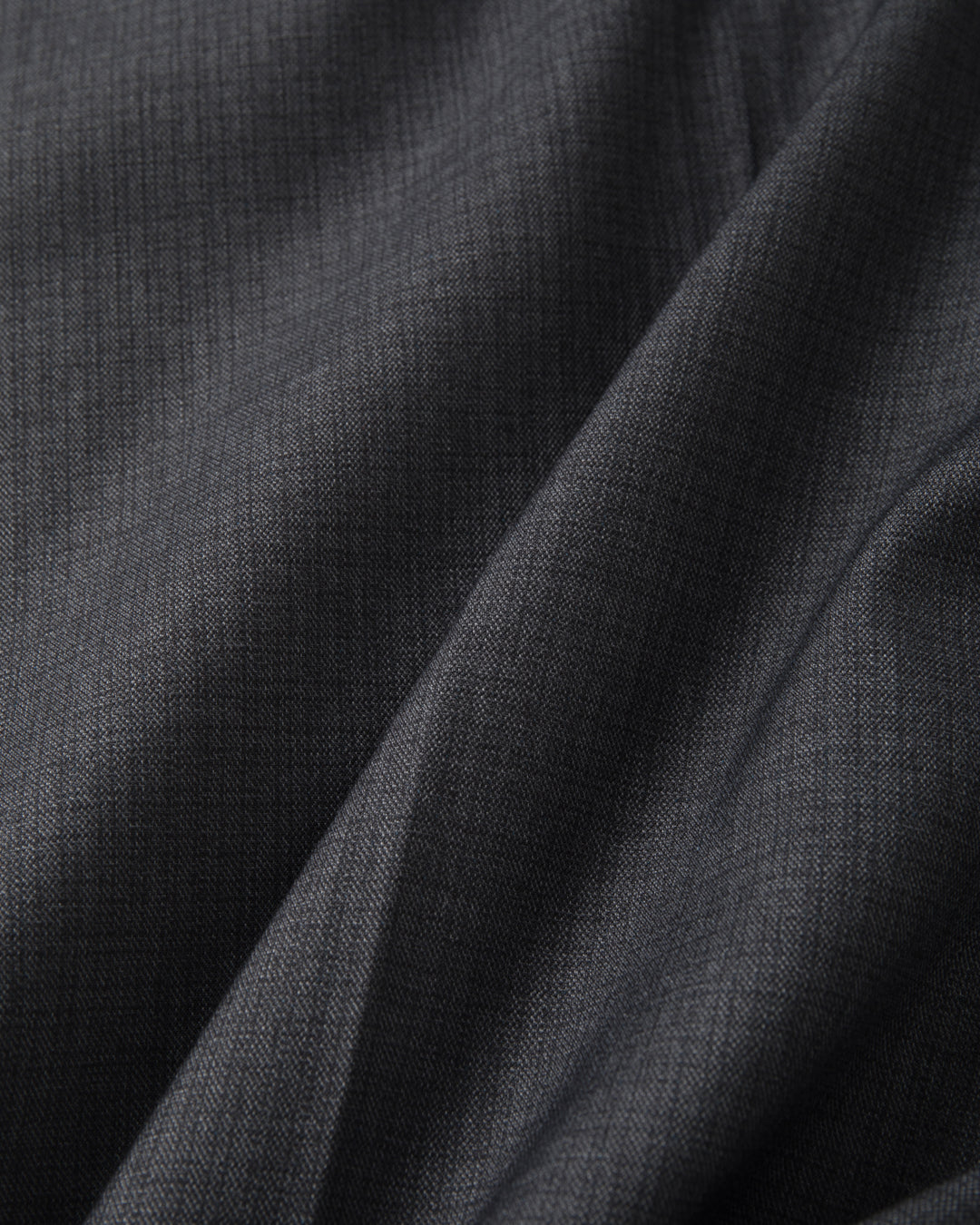 SAMBASHI - Airy Tropical Wool Touch Two-Tuck Slacks (Charcoal)