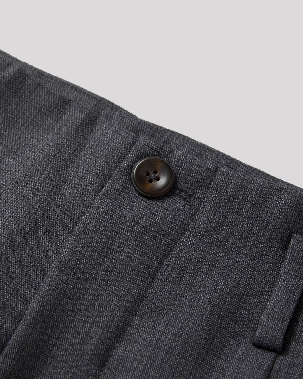 SAMBASHI - Airy Tropical Wool Touch Two-Tuck Slacks (Charcoal)
