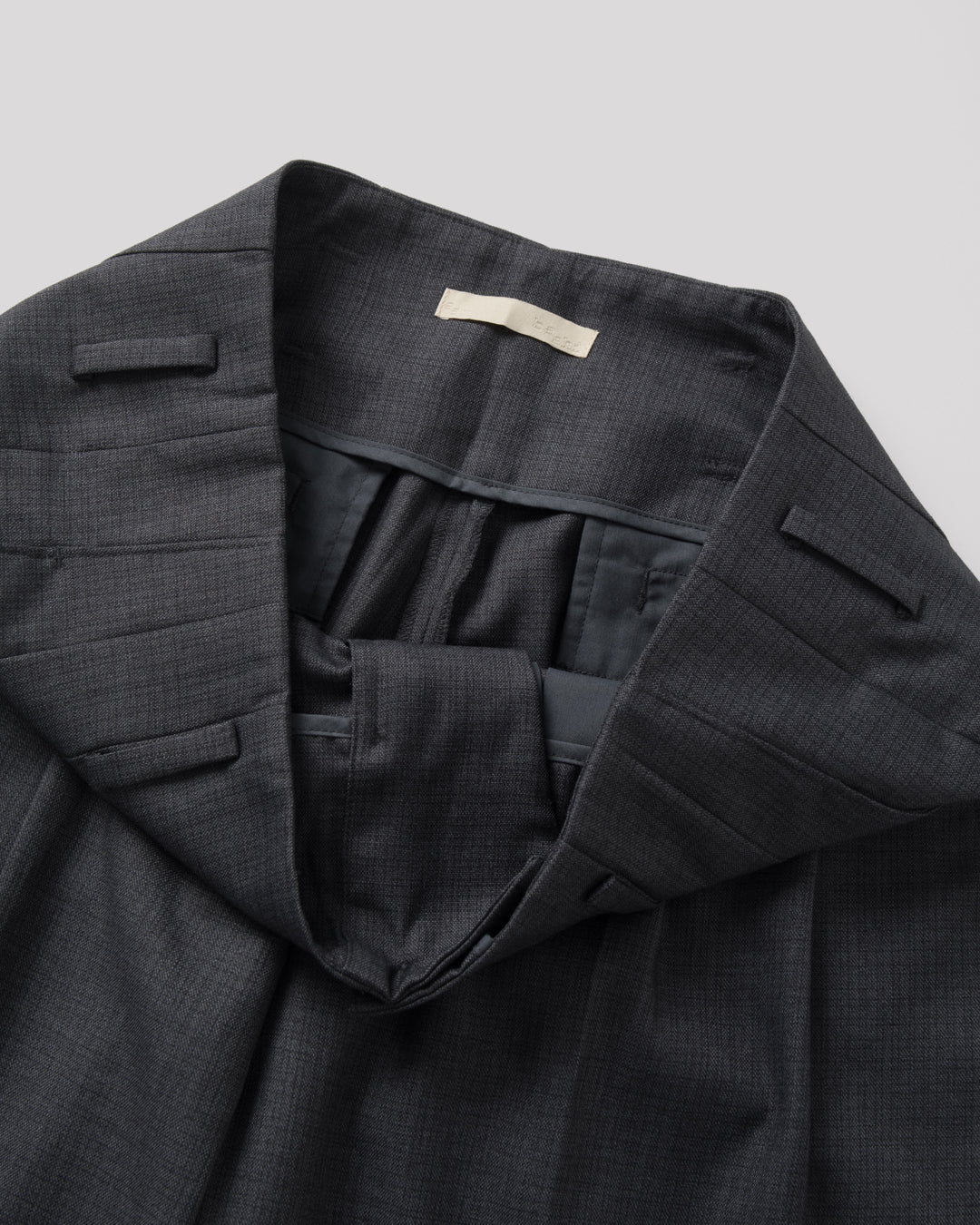 SAMBASHI - Airy Tropical Wool Touch Two-Tuck Slacks (Charcoal)