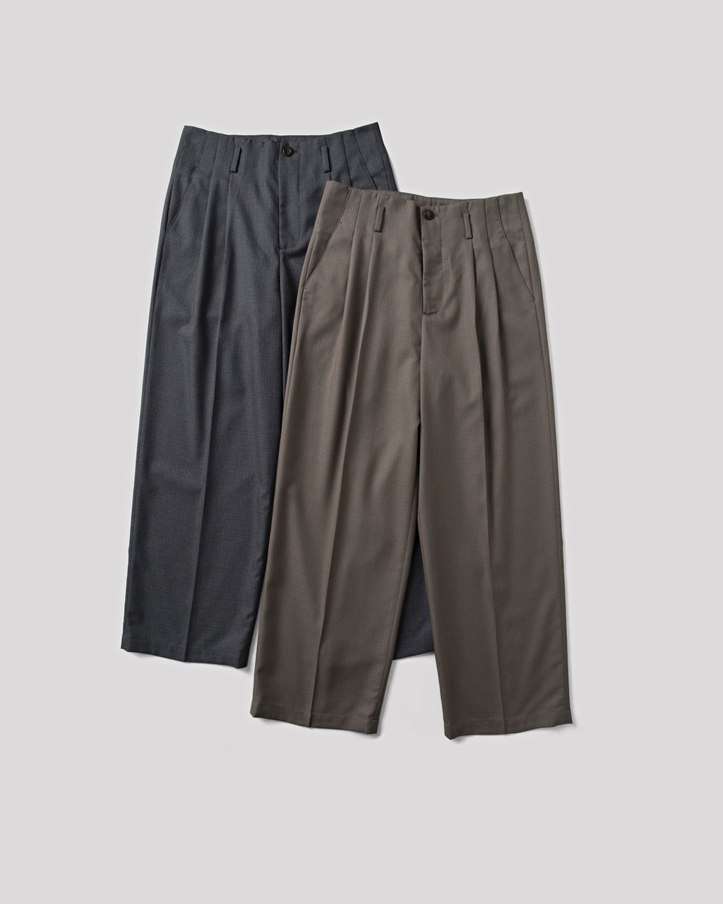SAMBASHI - Airy Tropical Wool Touch Two-Tuck Slacks (Caramel)
