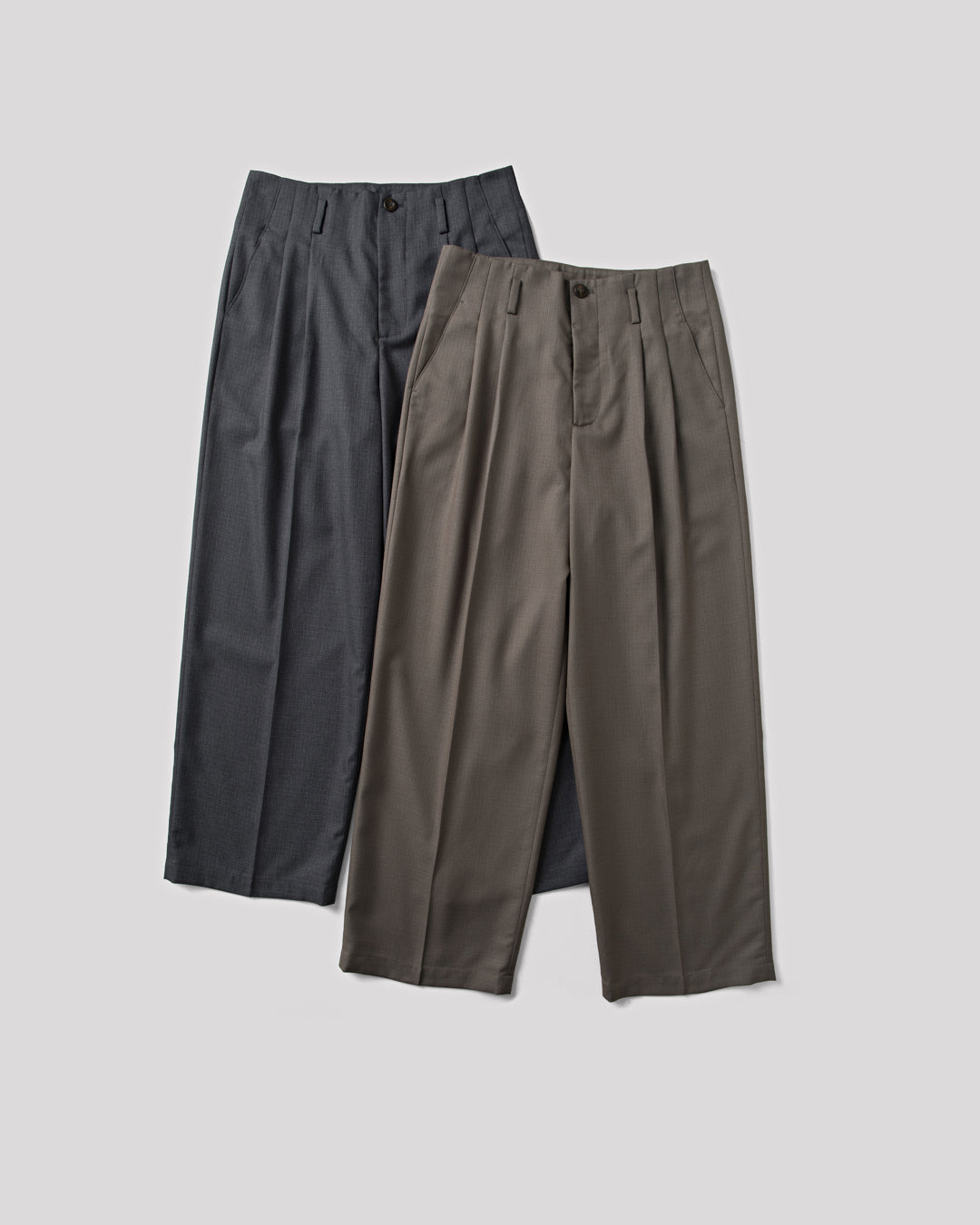 SAMBASHI - Airy Tropical Wool Touch Two-Tuck Slacks (Caramel)