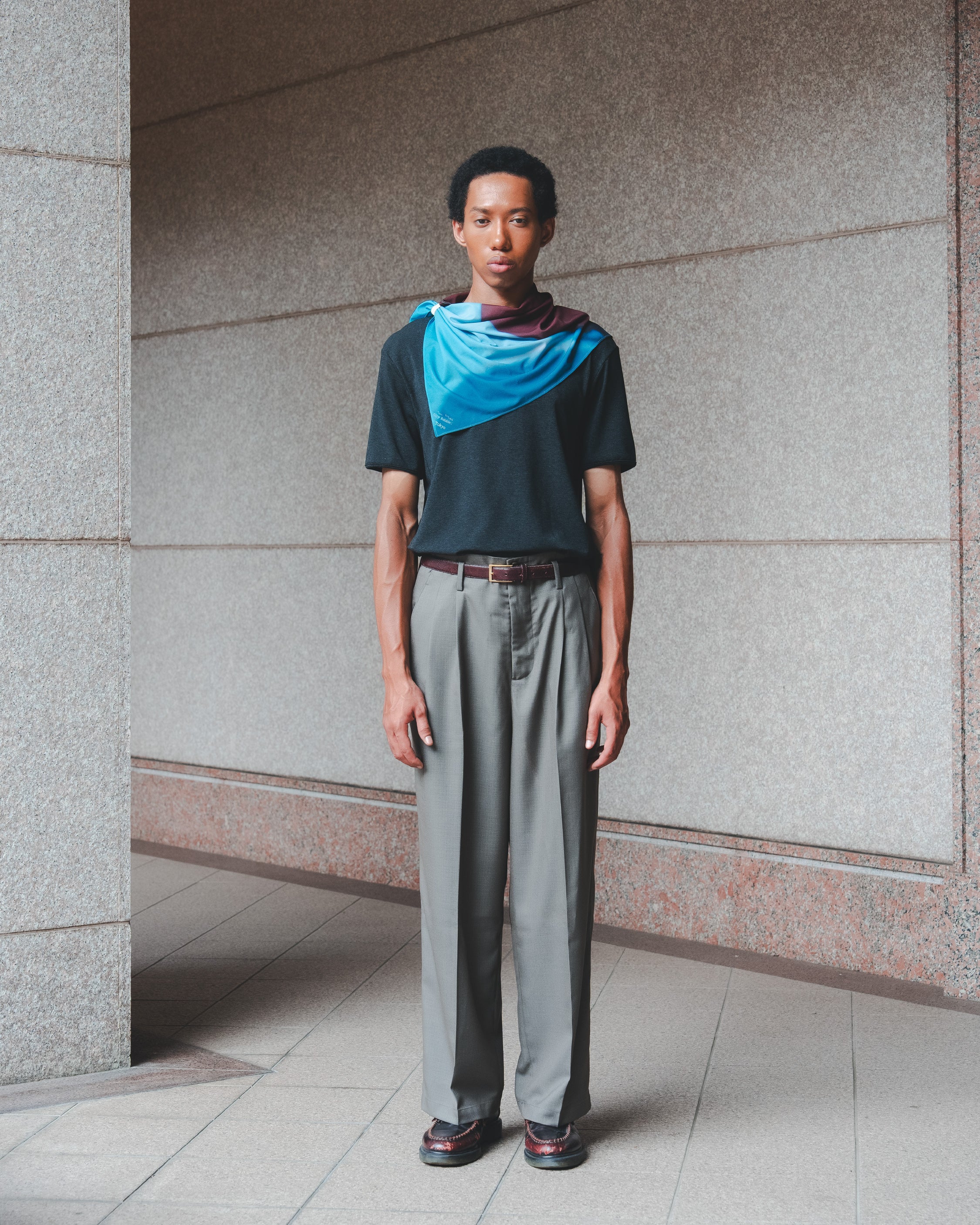 SAMBASHI - Airy Tropical Wool Touch Two-Tuck Slacks (Caramel)